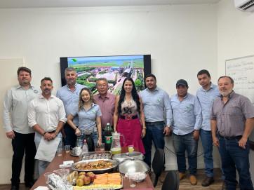 Vice Prefeito Milton Mitio e Diretor de Administração Wilson Martelo recepcionam Deputada Estadual Letícia Aguiar na sede da Usina Califórnia  DACAL