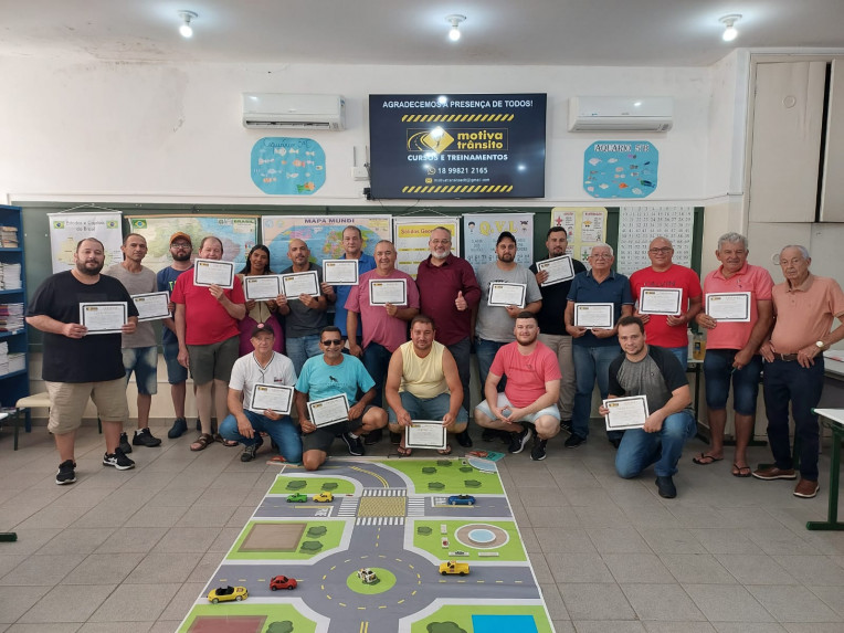 Palestra de Prevenção de Sinistros e Segurança no Trânsito Reúne Motoristas da Municipalidade