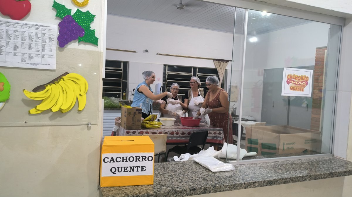 Realizado XII Encontro Entre Amigos da EMEF da Vila Santa Helena.