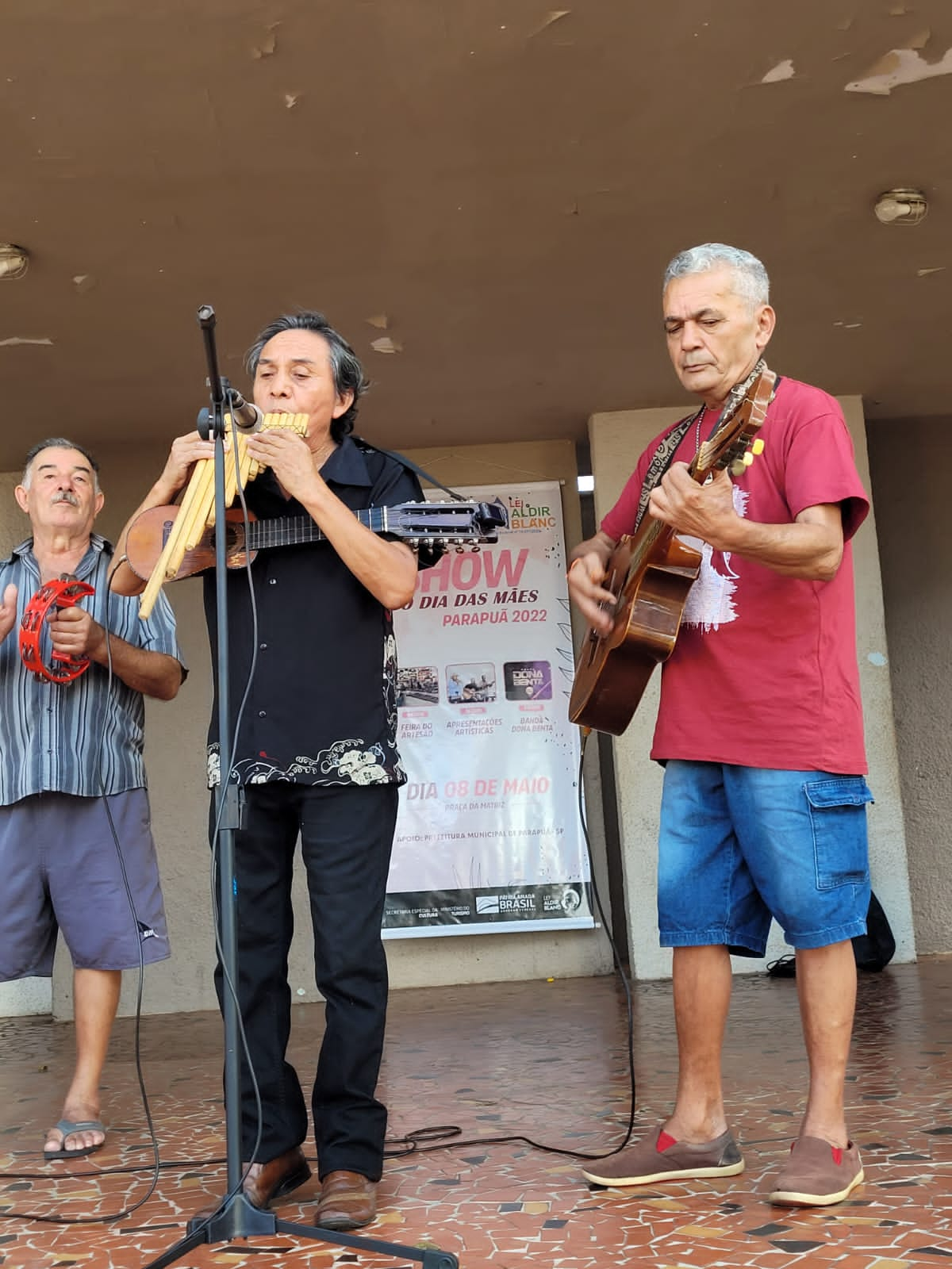 Live da Banda Dona Benta Show acontece nesta sexta-feira